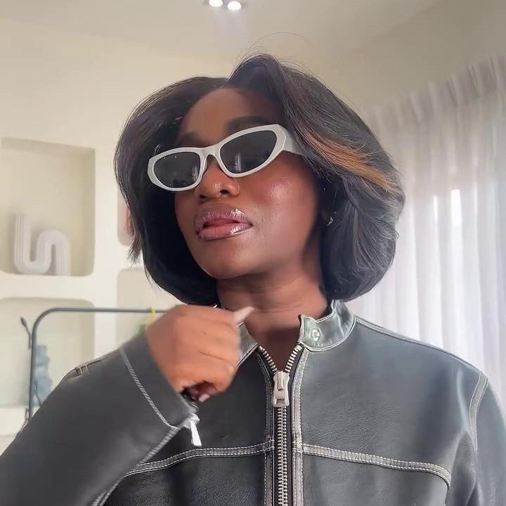 Natural Realistic Highlights Layered Cut Bob 5×5 Lace Closure Wig